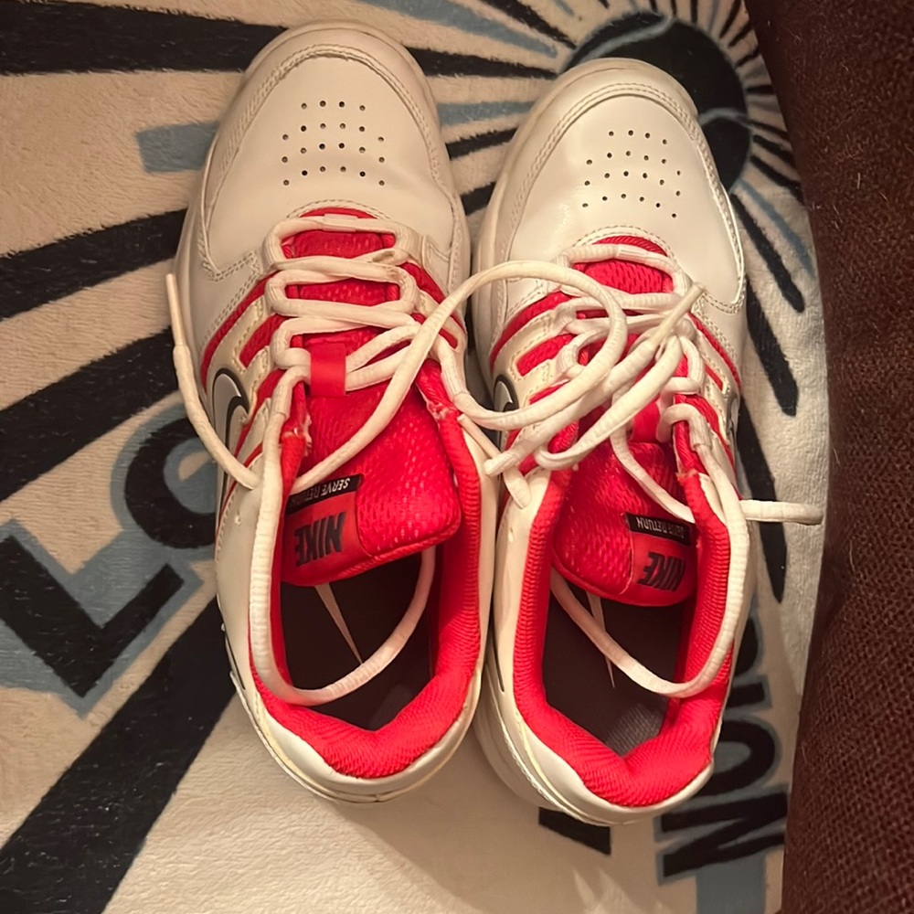 Nike Women’s Air Serve Return Tennis Sneakers - Size 6.5.
